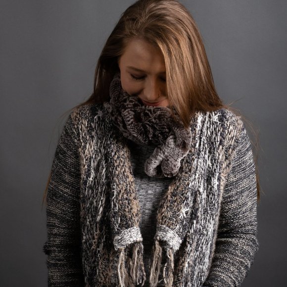 Fur Scarf - Picture 8 of 9